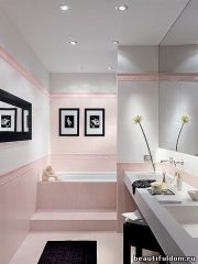 розовая плитка в ванной