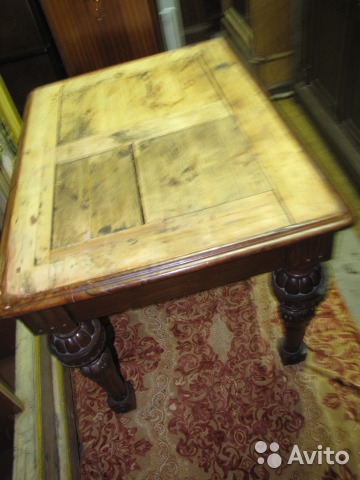 Антикварный стол с резьбой— фотография №3