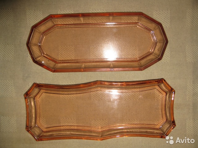 Два подноса из розового стекла— фотография №1