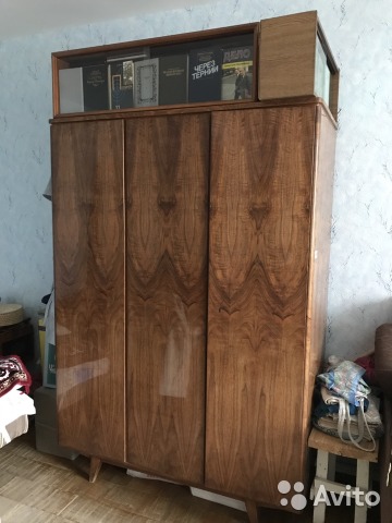 Деревянный шкаф-гардероб— фотография №1