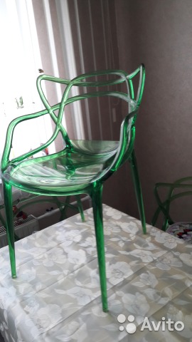 4 кресла, зелёный пластик, дизайн Филиппа Старка— фотография №1