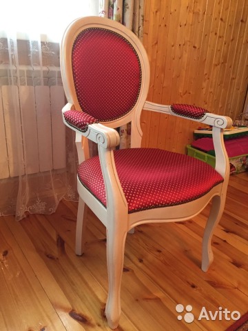 Роскошный классический стул с подлокотником— фотография №1