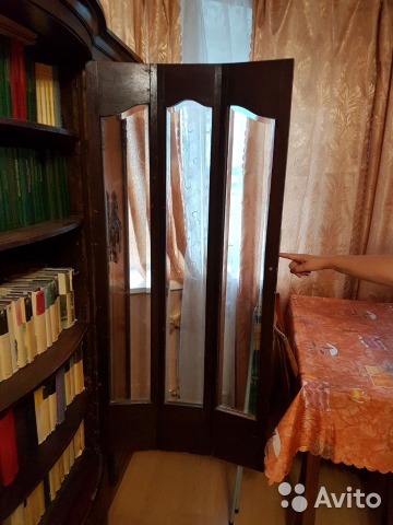 Антикварный книжный шкаф— фотография №8