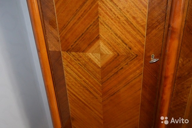 Шкаф 2 тумбочки трюмо И банкетка румыния— фотография №5