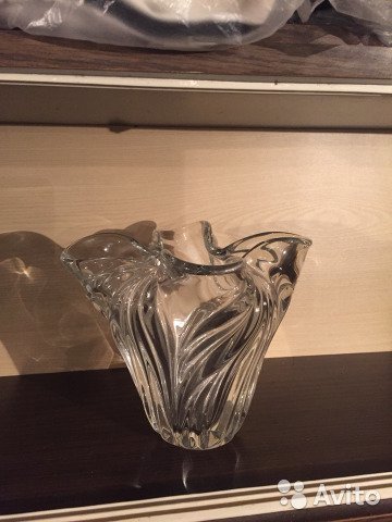Продам хрустальную вазу интересной формы— фотография №1