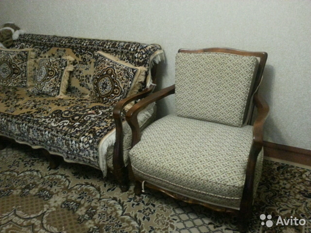 Диван и два кресла.антикварная мебель.натуральное— фотография №1