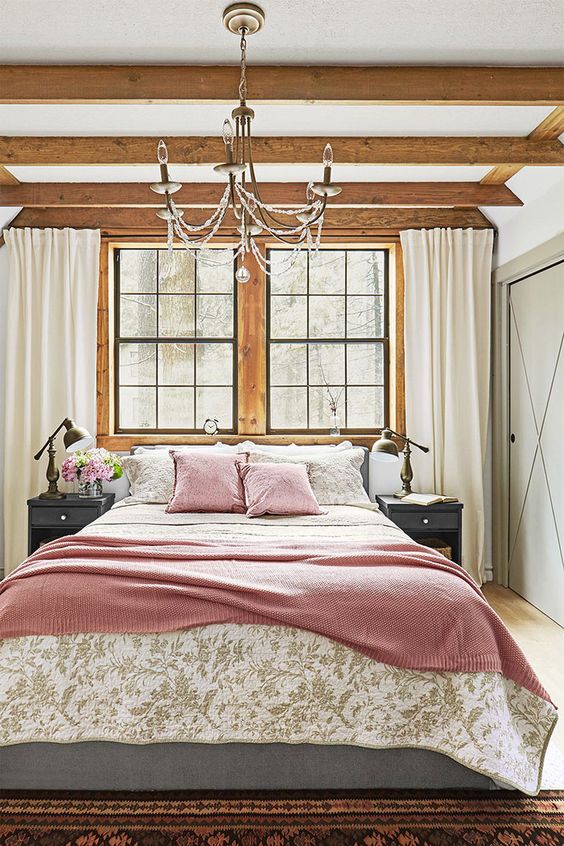 Cottage bedroom (see more) #cottage #wooden #wood #bed #bedroom #beams #wooden #pink #textiles #throw #cottage #california #chandelier #home #design #Interior #architecture