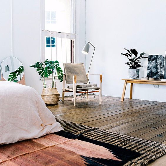 Our Navy bench also features in this idyllic bedroom space by @wearetriibe captured by @swsco #athomewithjardan #bedroom by jardanfurniture