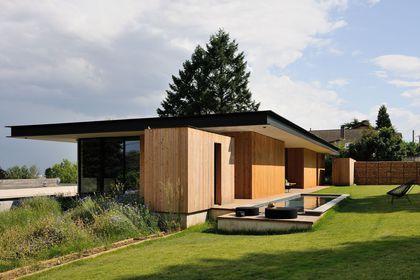 Luxe, calme et volupté pour cette maison en bois par Barrès-Coquet Architectes