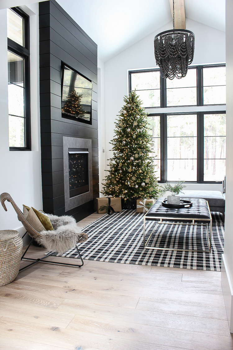 modern-simple-christmas-decor-styling-chateau-farmhouse-7.jpg