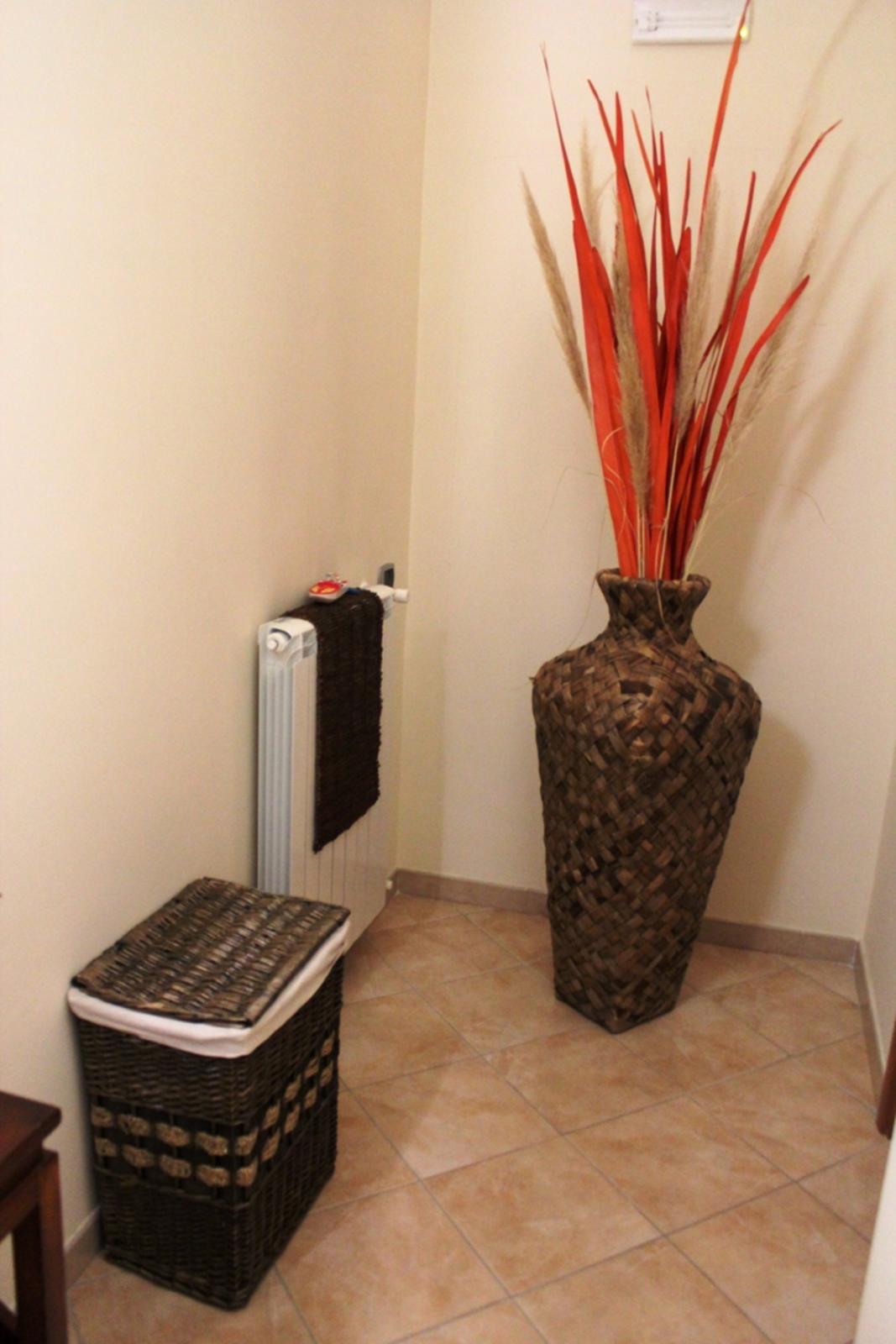 Entryway Vessels To Catch All Your Stuff Entryway storage, Entry way design, Int