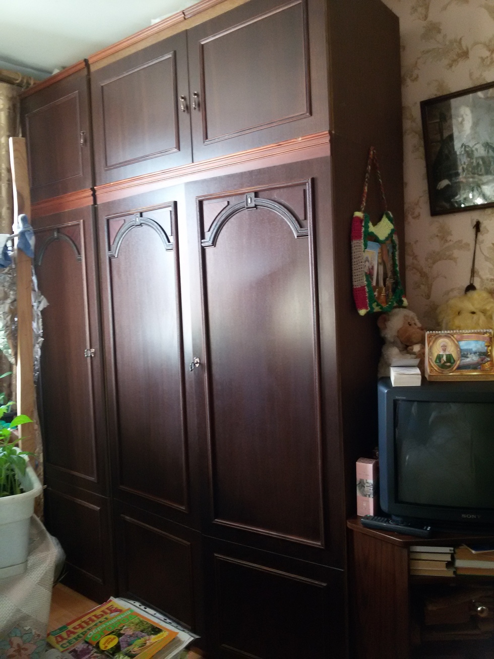 Старые шкафы стенка коричневые